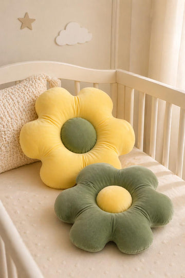 Pack Of 2 Daisy Flower Decorative Throw Pillow